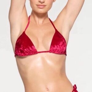 SKIMS Bikini Bar Triangle Top Color Lips Medium